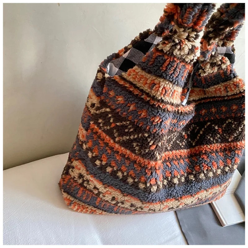 Plush Shoulder Bag - Vintage Style Suitable For Business Casual Wear Women Large Capacity Handbag For Carrying Around 251104