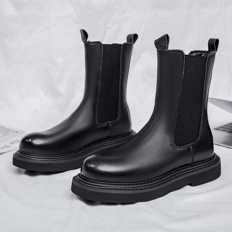 Thick soled high cut western-style for men's fashion in winter, thin British style black chimney boots, versatile mid-range boots