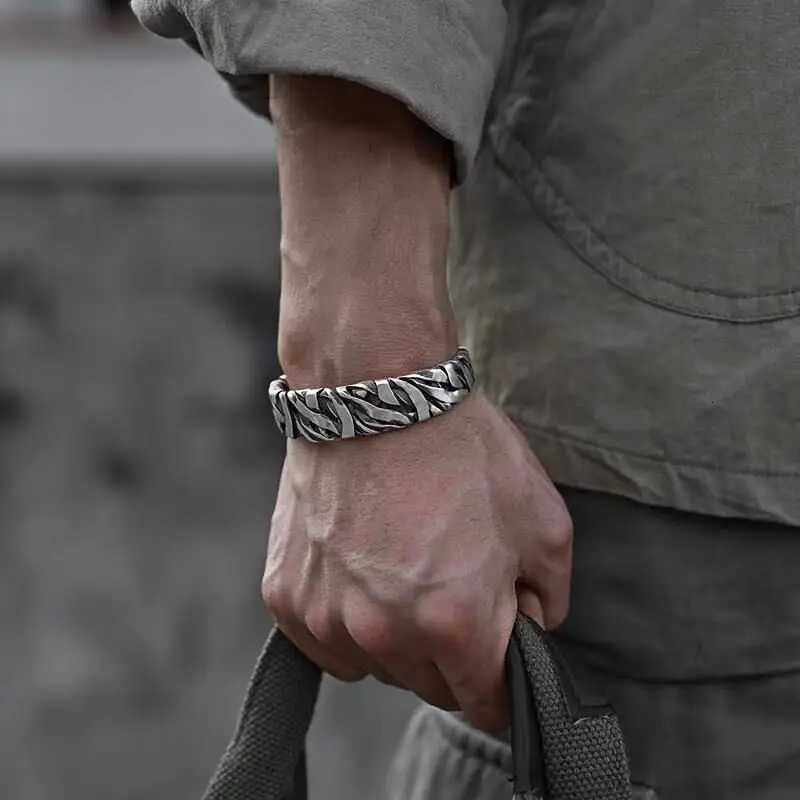 Creative Vintage Silver Plated Irregular Twisted Bandage Cuff Bracelet Mens Cuff Adjustable Bangles Casual Sports Jewelry GiftXJ251105