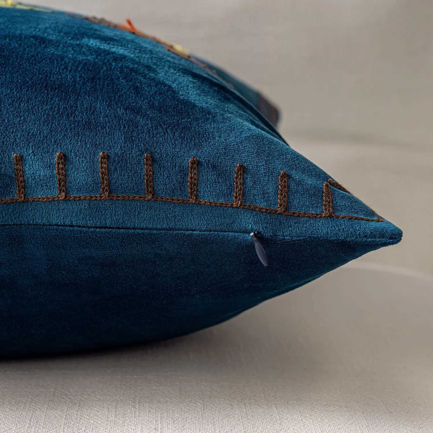 Velvet Embroidery Christmas Throw Pillow Cover Soft Square Cushion Case Xmas Trees Pillowcase for Home Winter Holiday Sofa Decor Y251105