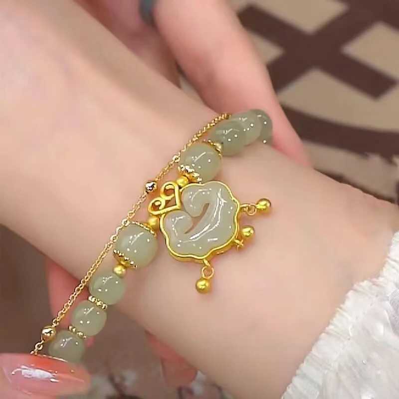 Lucky Jade Antique Bells Pendant Beaded Chinese Style Auspicious Clouds Double Layer Women Fashion Jewelry C251105
