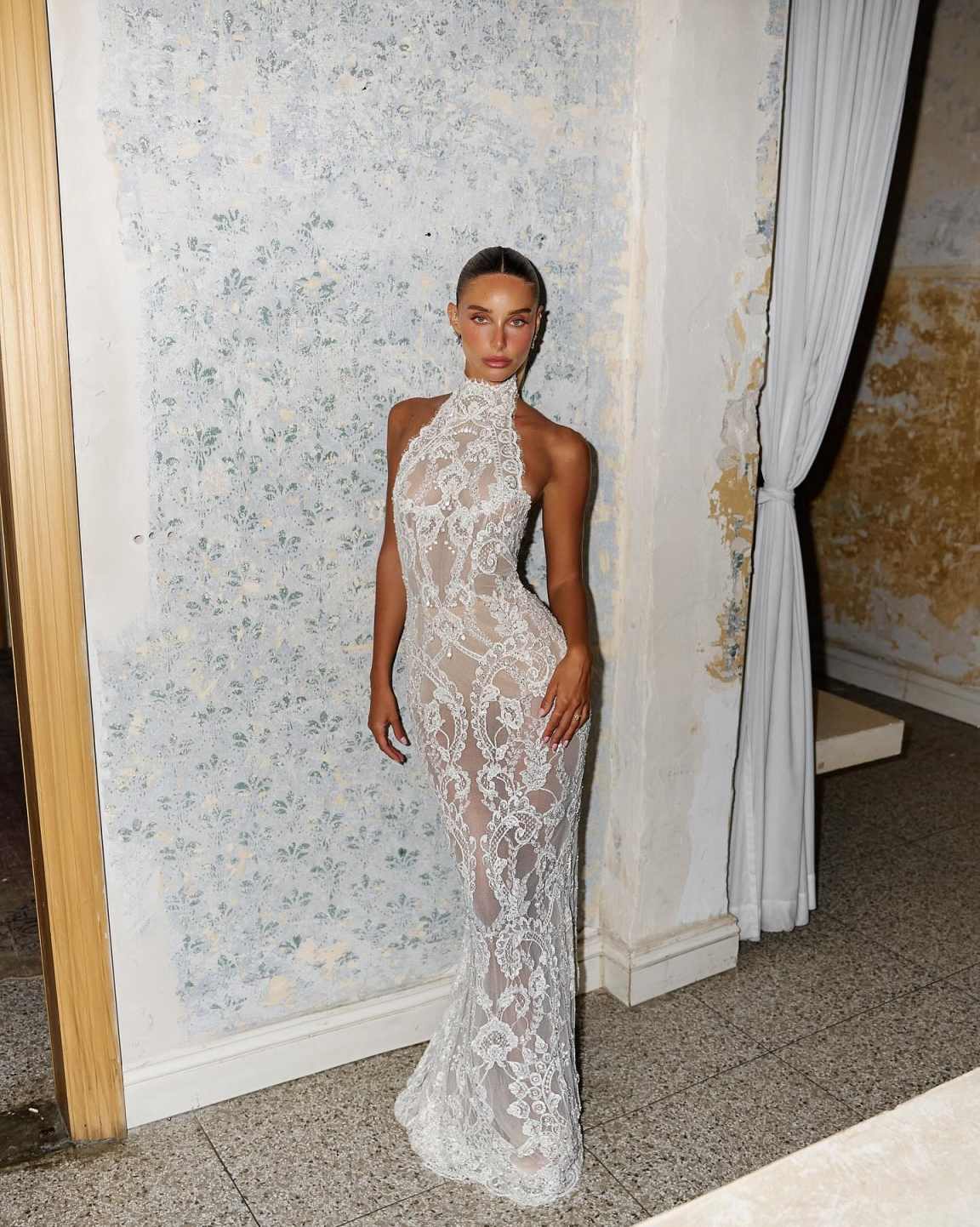 Vintage Halter Lace Wedding Dress Mermaid Elgant Sleeveless Appliques Bobycon Bridal Gown Princess Bride Gown Customized