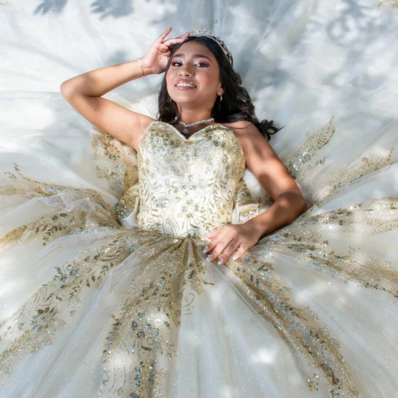 Light Champagne Shiny Quinceanera Dresses Off The Shoulder Sequin Applique Lace Beading Crystal Bow Tull Party Birthday Sweet 16 Dress Vestidos 15 Ano