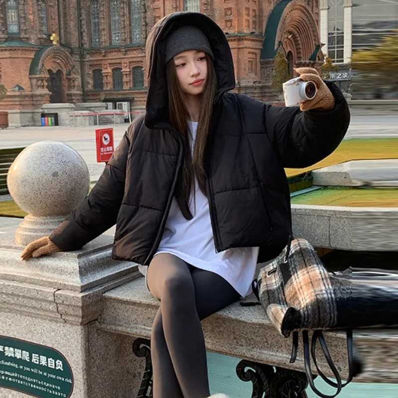 New Womens Cropped Down Cotton Jacket Trend Contrast Color Scarf Collar Cotton-Padded Coat Korean Versatile Puffer Bread JacketT251105