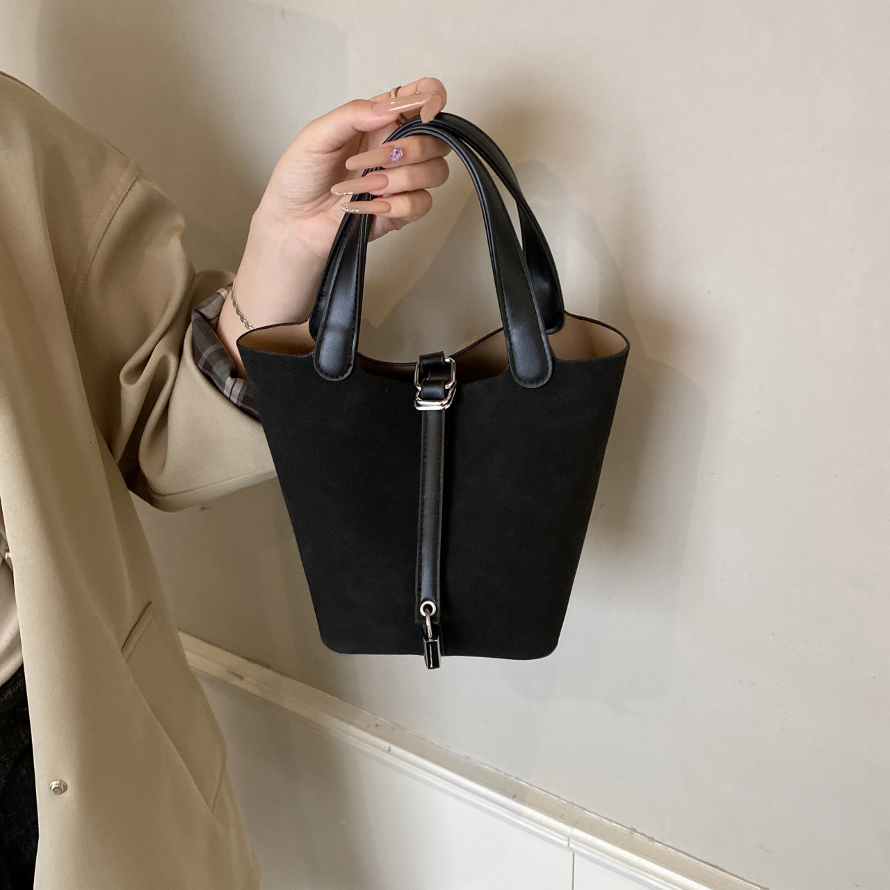 Frosted retro small bag for women, versatile for autumn and winter, crossbody mother bag, casual Korean version bucket bag