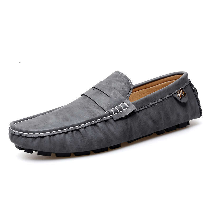 Large size Le Fu for lazy women, on foot bean shoes, sizes 35-48, men's driving shoes