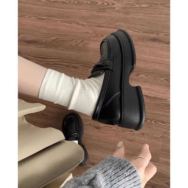 Small leather British style 2025 new spring and autumn JK with skirt Le Fu versatile thick soled women's shoes