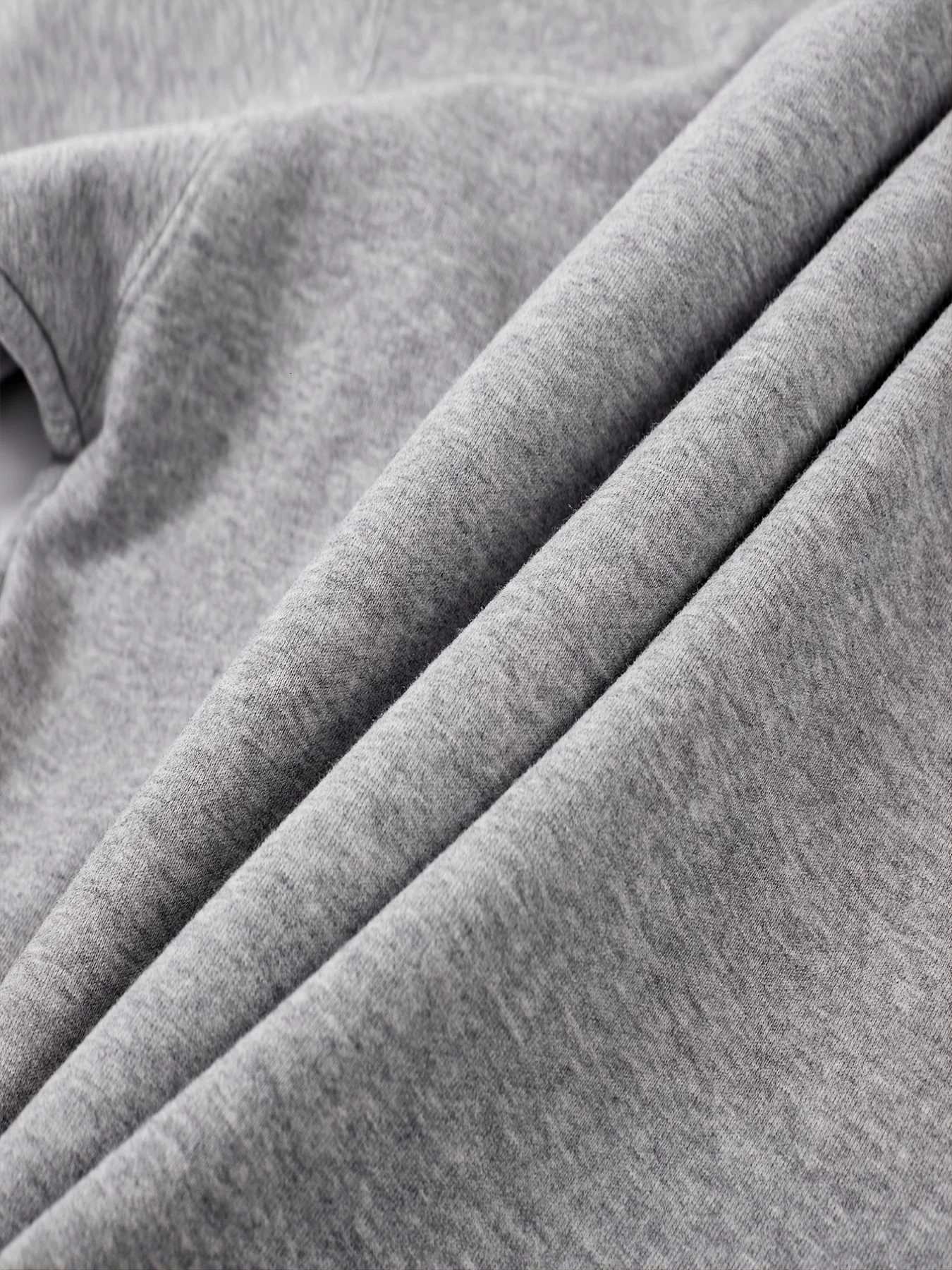 Womens autumn and winter casual wide version pine mom like cool letter printed warm suede long sleeved round neck sweatshirtT251105