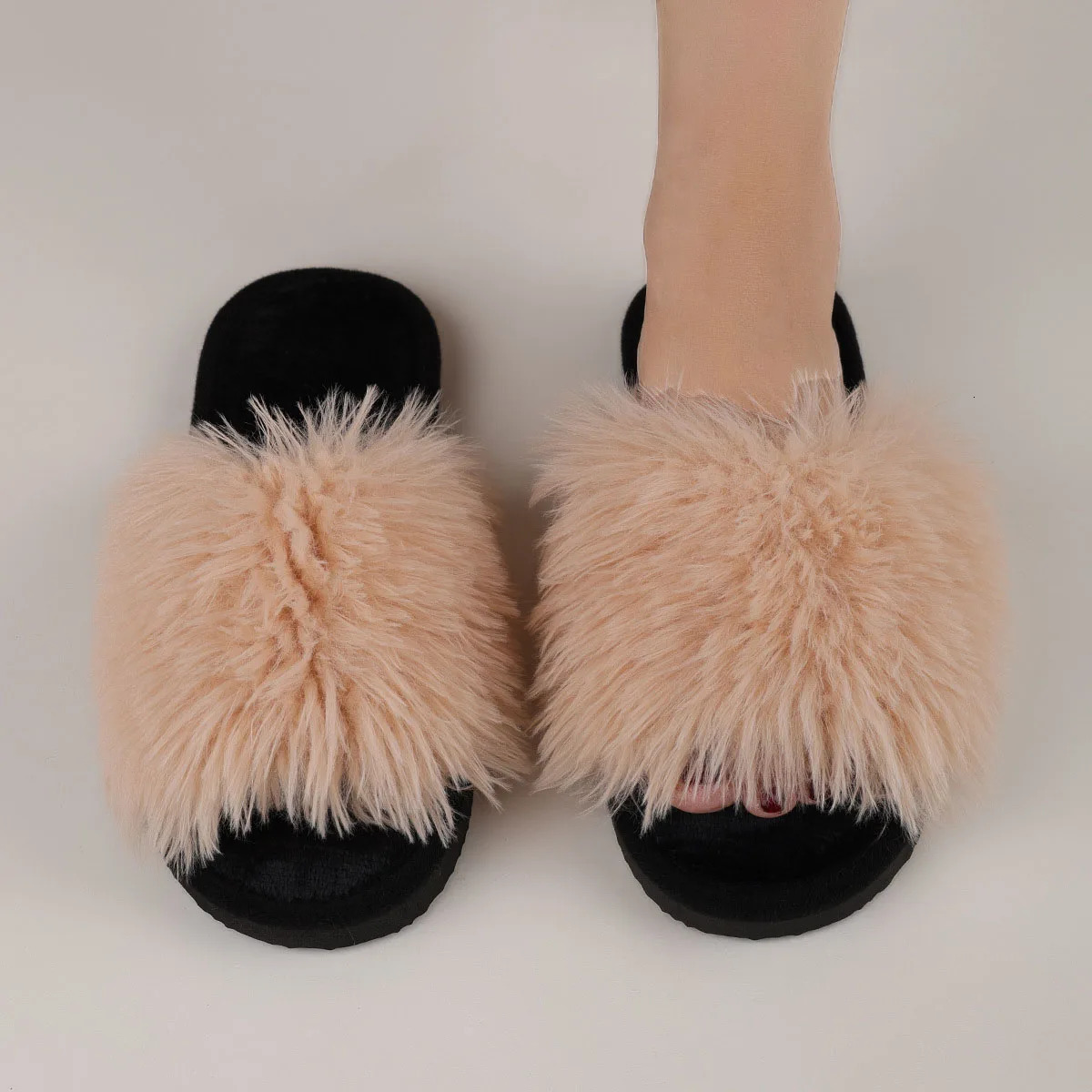 Womens Plush Faux Fur Slippers Winter House Carpet Fluffy Sandals Spring Autumn Outdoor Walking Open Toe Flip Flops 251031