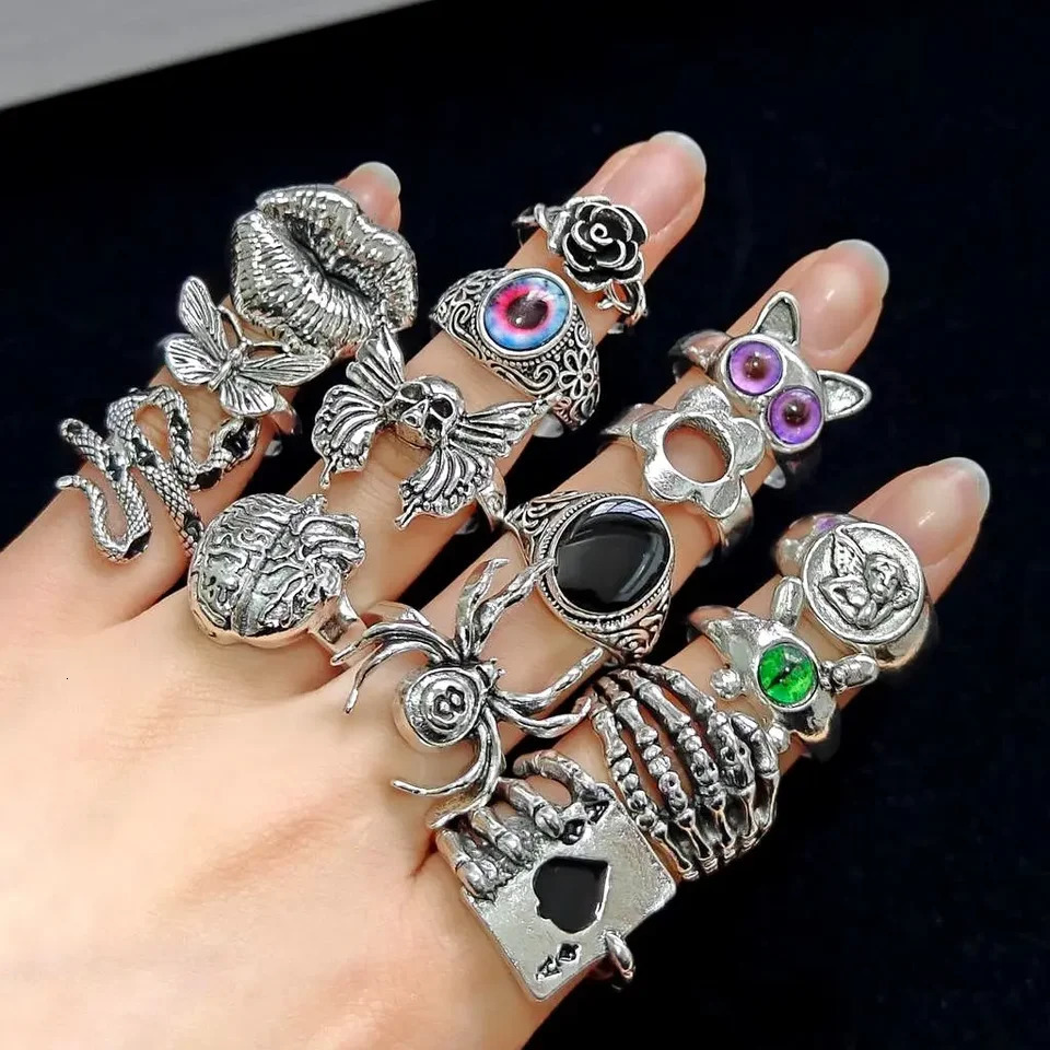 20Pieces Vintage Punk Skull Snake Rings Set For Women Men Mix Style Gothic Animal Spider Party Jewelry 251031
