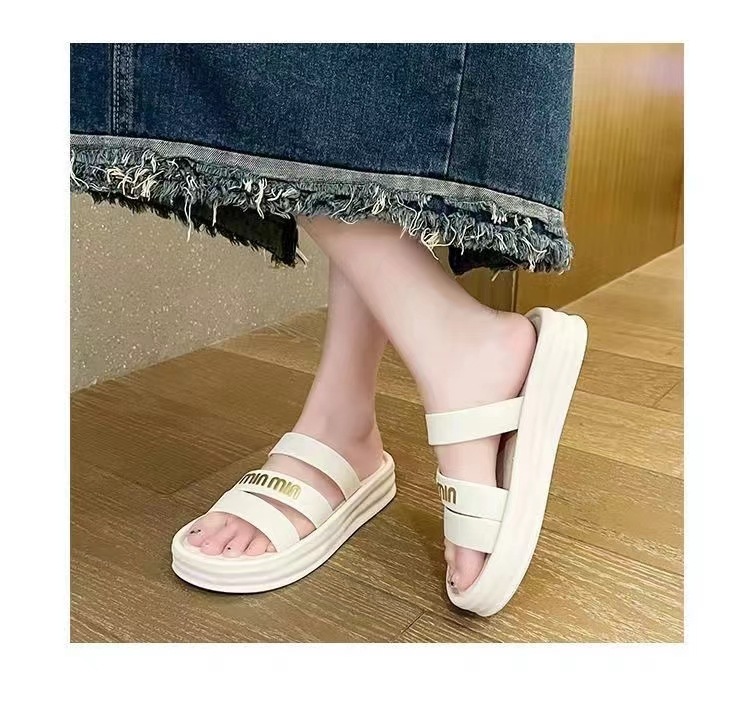designer shoes 2025 new Women's summer style slippers fashionable and versatile flat-bottomed one-word slippers suitable for outdoor wear leisure