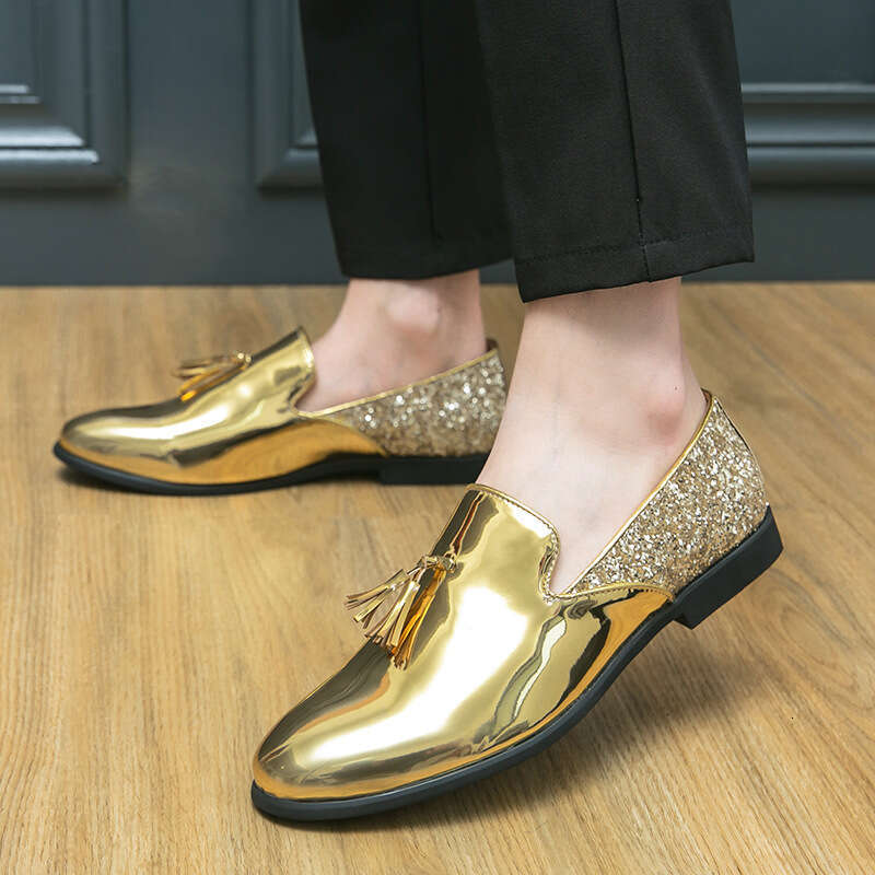 Large sizes 38-47, 2023 Spring and Autumn season new pointed block shoes, British carved leather shoes
