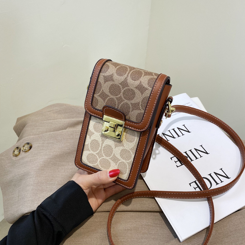 Free shipping mobile phone bag women's new fashion print crossbody print shoulder bag vertical small square bag 2025s hot
