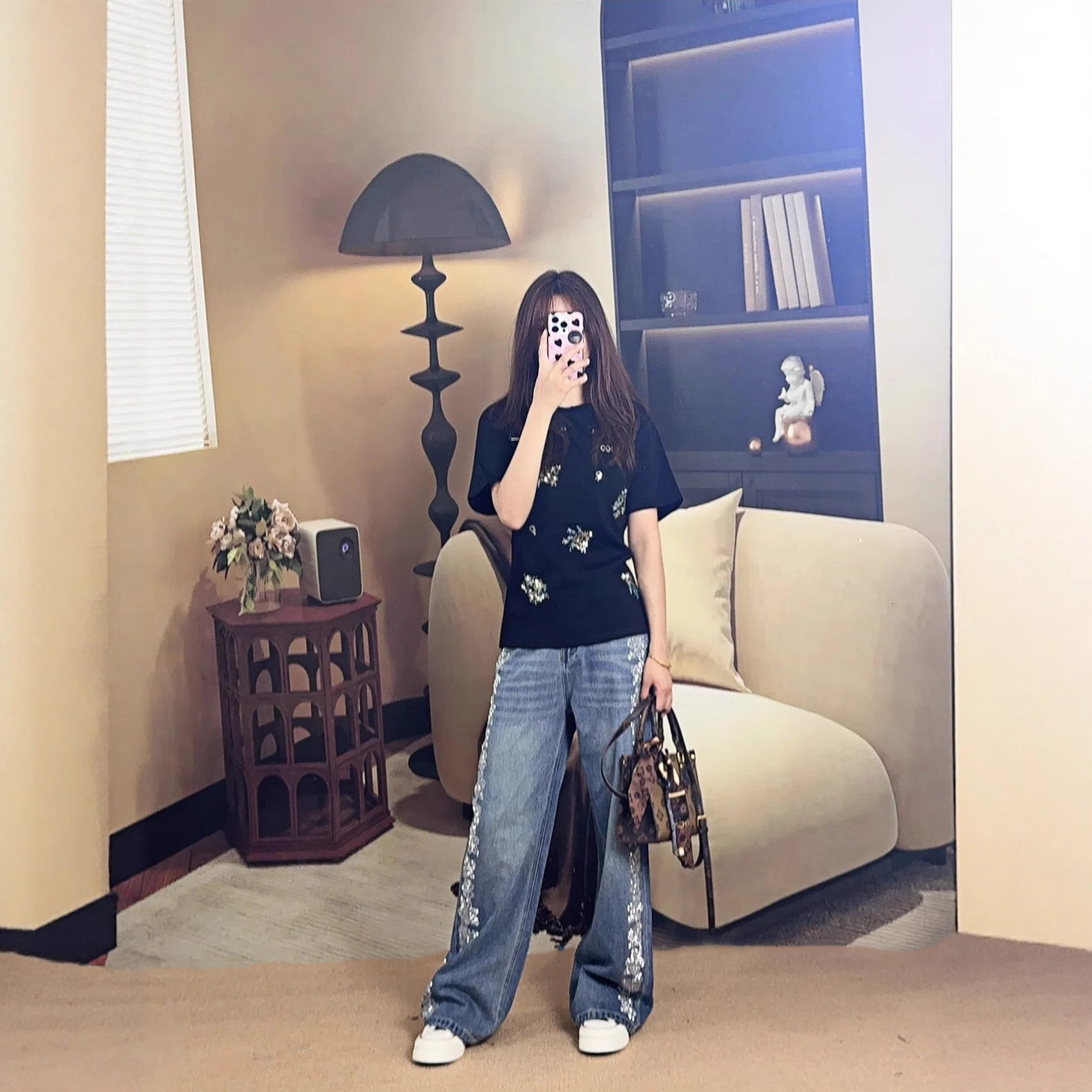 Spring Summer New Sequin Embroidery Design Fashionable Elegant Short Sleeve Stylish T-Shirt for Women High-End Daily Versatile Women's Clothing d