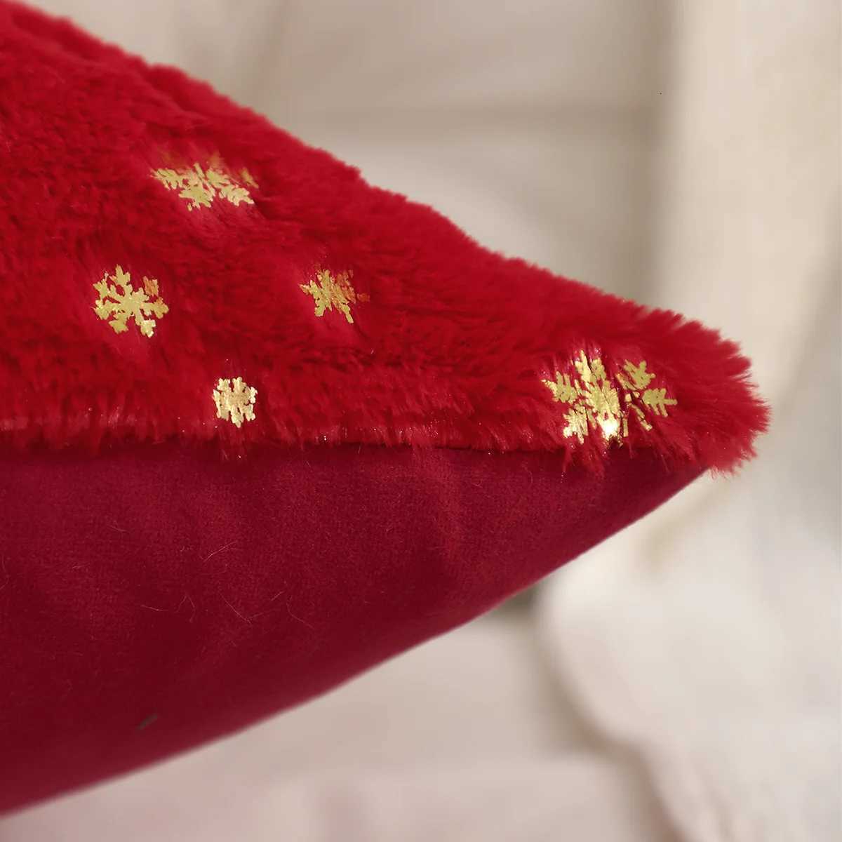 1 PC Christmas Snowflake Throw Pillow Cover Winter Plush Bronzing Christmas Decoration Living Room Y251105