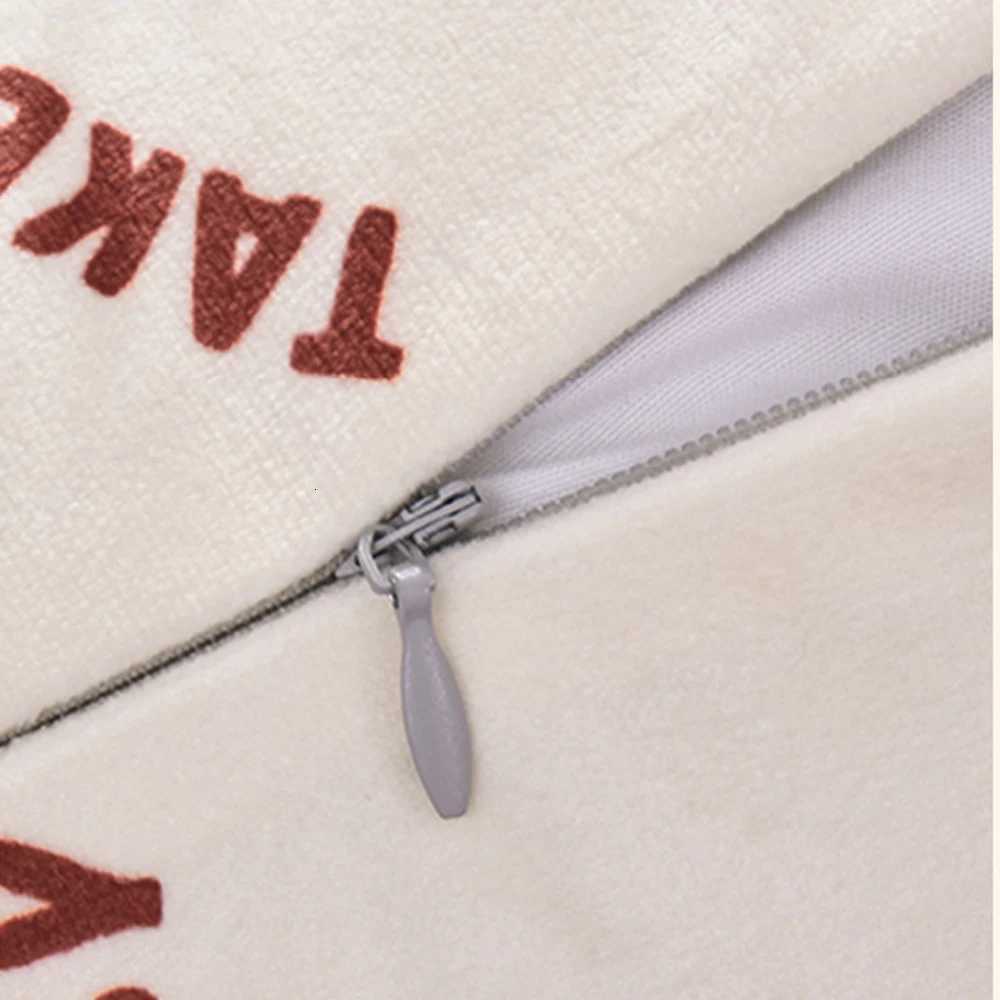 Christmas Dutch Velvet Sofa Pillow Cover Cojines Living Room Atmosphere Decor Pillowcase Bedroom Bed Head Cushion Covers Y251105