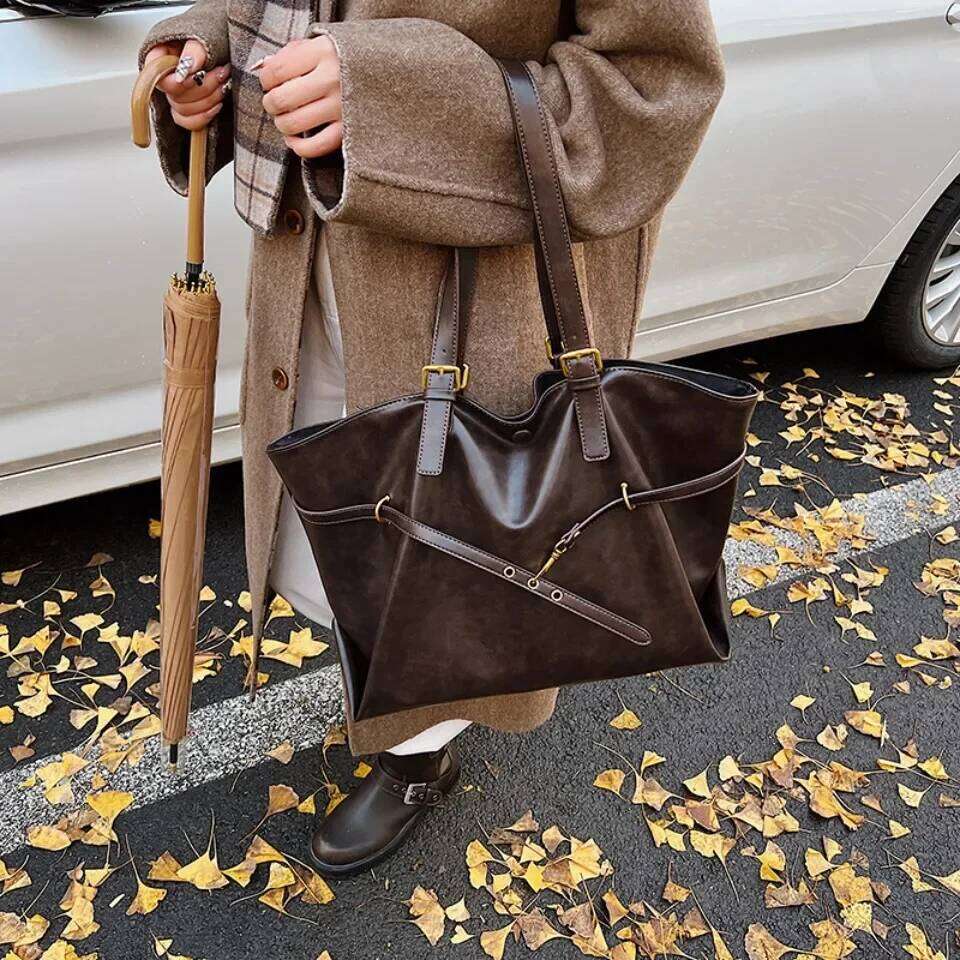 Women's Vintage Large Capacity Tote Bag Metal Buckle Strap Accents Top - Handle Shoulder Carry Bags For Winter PU Leather 251105