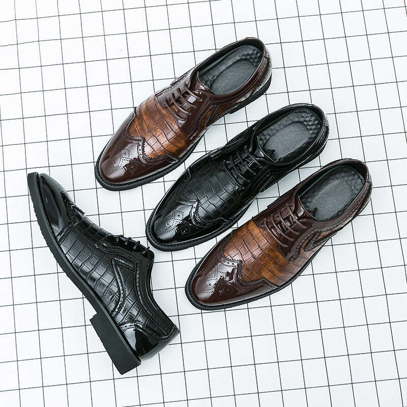 Men's oversized new fashionable men's Block carved shoes, patent leather glossy lace up wedding shoes