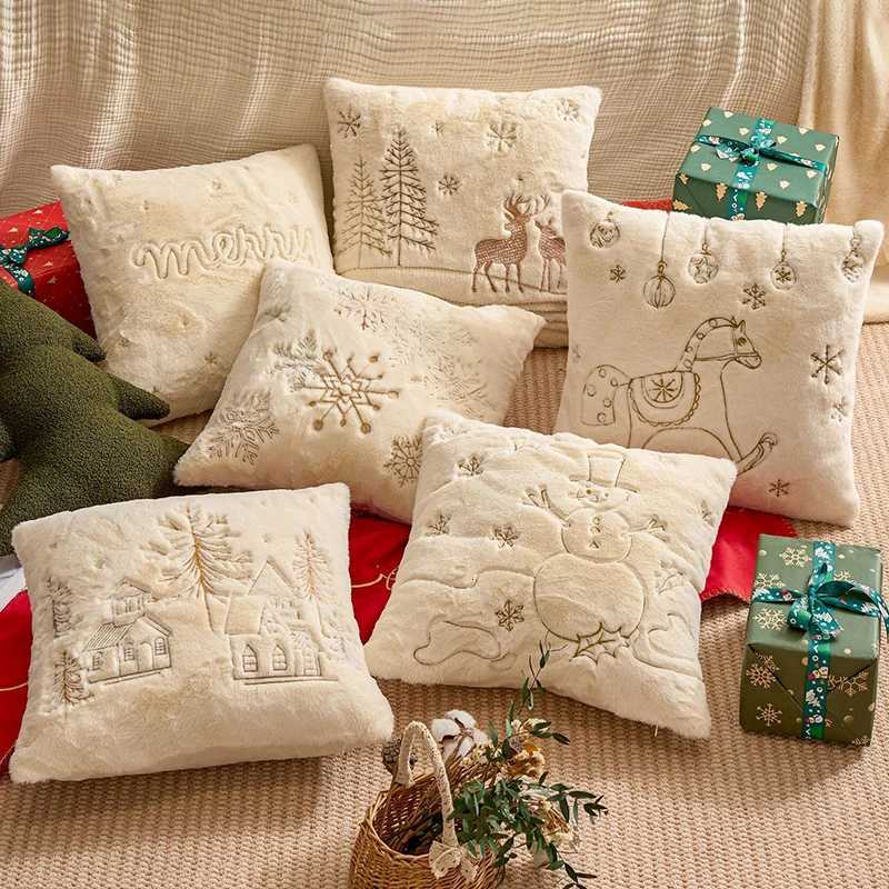 Christmas Throw Pillow Covers Soft Plush Faux Fur Embroidery Decorative Cushion Cover for Couch Bedroom Holiday Festivals Winter Y251105
