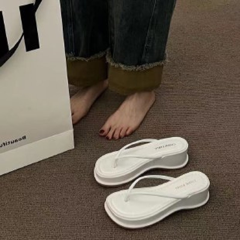 free Shipping Slope heel sandals Height increasing slippers Thick soled flip flops sandals Casual Toe Paddle Women wearing beach shoes outside hot