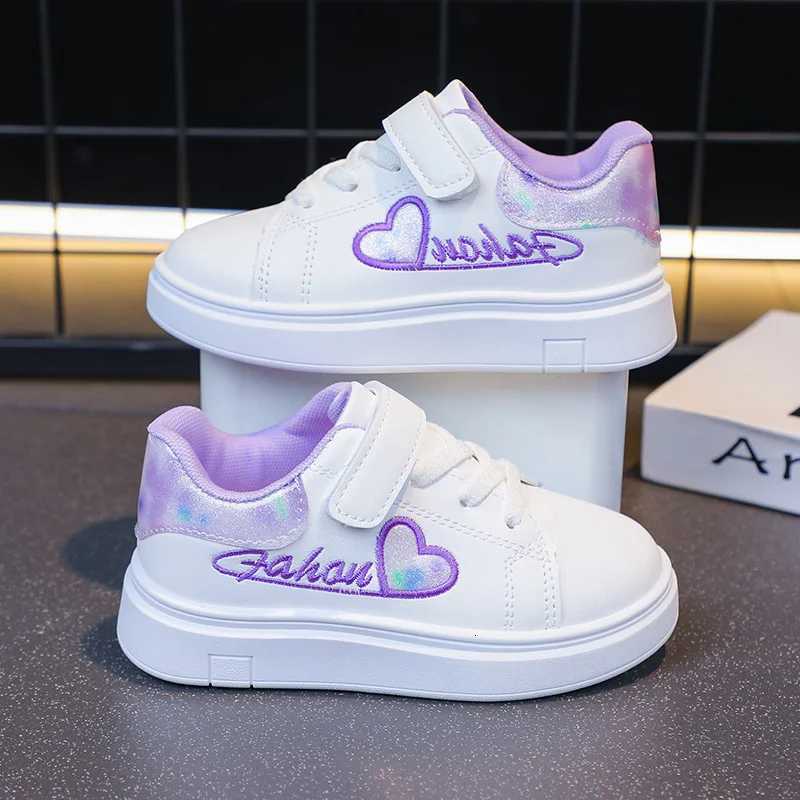 Girls White Casual Skate Shoes Sweet Heart Love Embroidery Soft School Sneakers Childrens Sports Running FootwearT251105