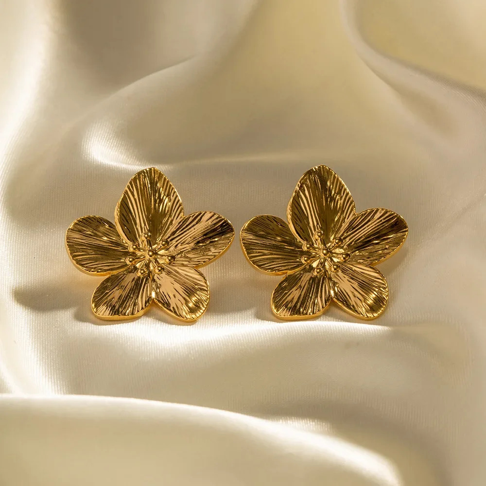 Vintage Gold Color Metal Flower Stud Earrings for Women Fashion Statement Party Daily Wear European American Earrings 2024 251131