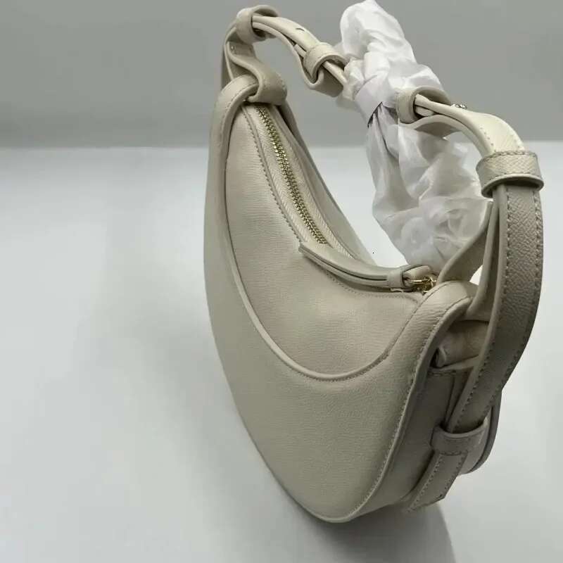 Design Crescent Shoulder Crossbody Bag Light Comfortable Fashion Versatile Women's Handbag