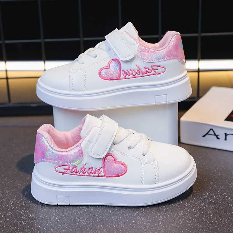 Girls White Casual Skate Shoes Sweet Heart Love Embroidery Soft School Sneakers Childrens Sports Running FootwearT251105