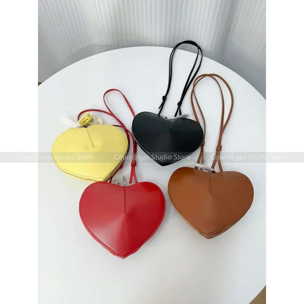 High-quality Cowhide Fashion Niche Design High-end Red Love Crossbody Armpit Bag