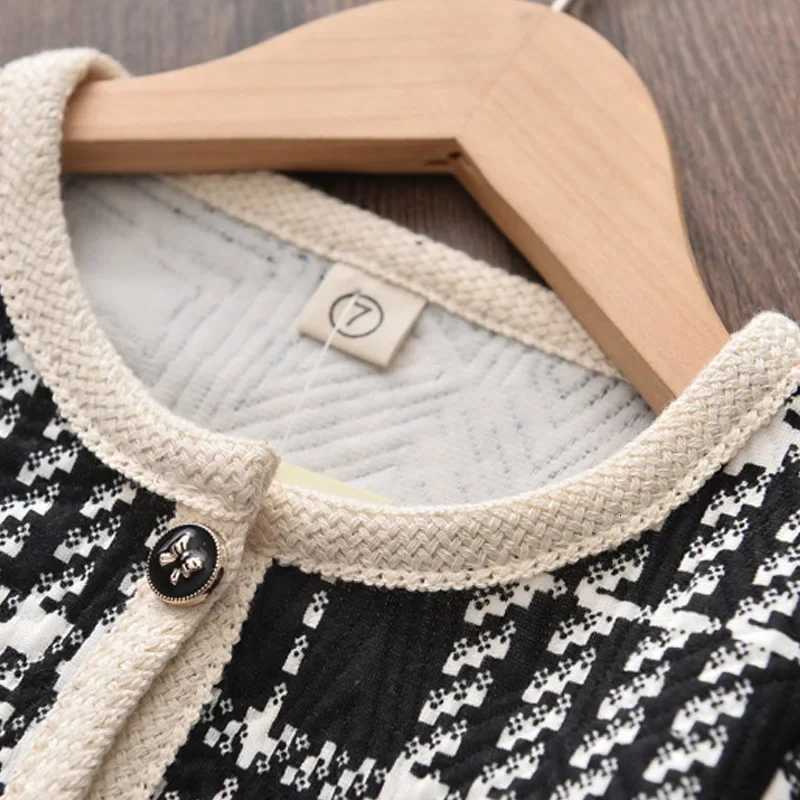 New Girls New Brand Girls Clothing Long Sleeve Checkered Childrens Set TopPants 2-piece Elegant Childrens Set Y251105