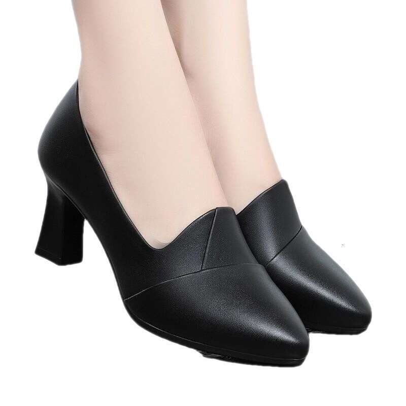 Leather shoes girls commuting in 2024, popular models, soft leather mothers, new styles for spring autumn, medium coarse, custom-made shoes, versatile