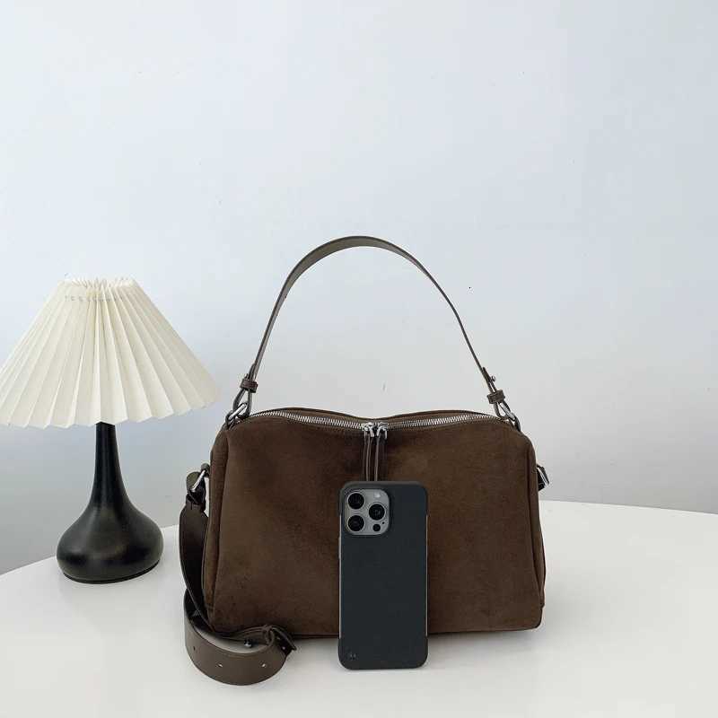 Frosted niche cross-body bag high-end female commuter pillow bag large-capacity one-shoulder handbag Z251104