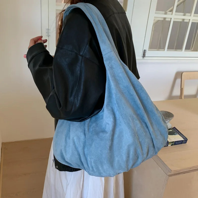 Autumn Retro Large Capacity Suede Tote Bag for Women Simple Solid Color Ladies Shoulder Bags Versatile Portable Female Handbags 251104