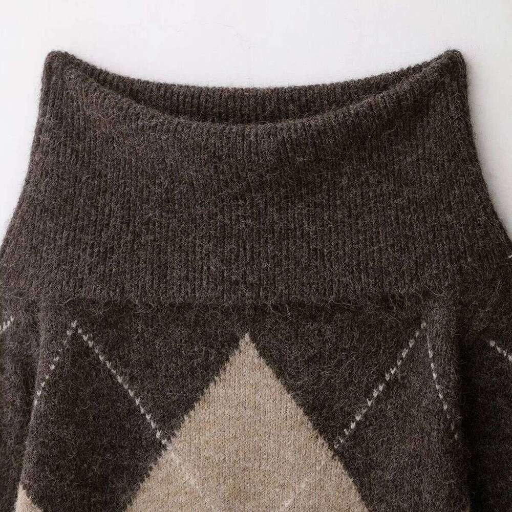 Woman's Argyle Knitted Pullover Sexy One-Shoulder Long Sleeved Slim Fit Casual Cropped Sweater Early Autumn New Female Top Women Sweater Designer