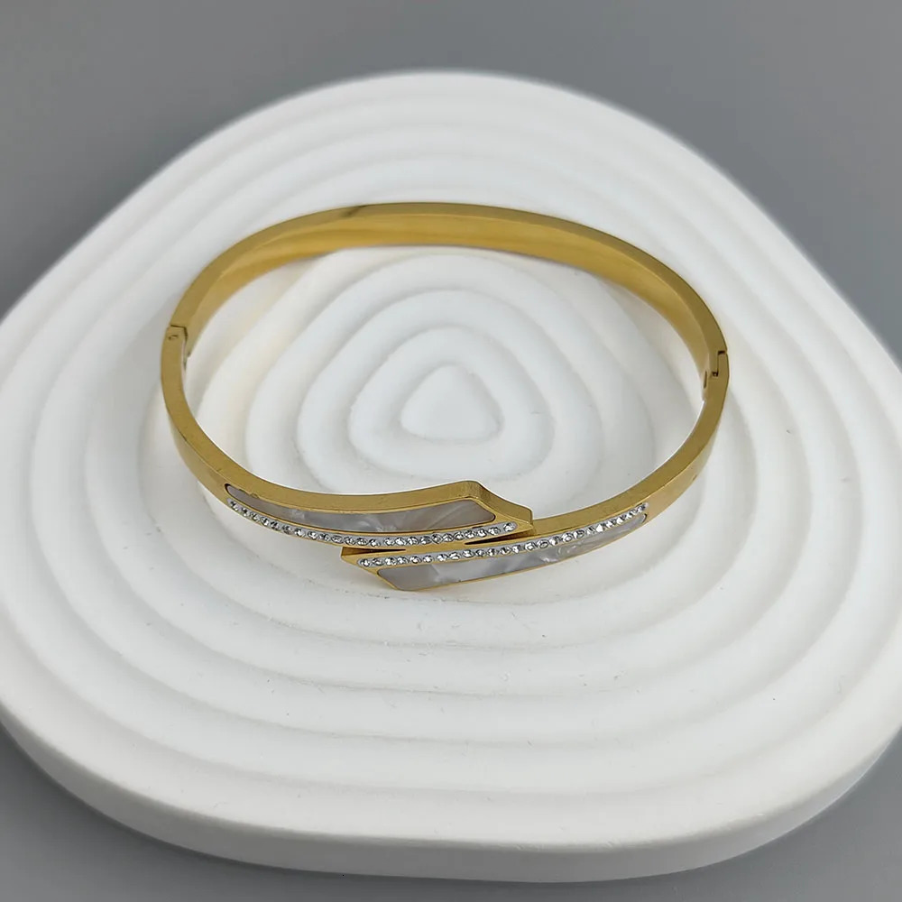Cross Zircon White Shell Stainless Steel Gold Plated Bracelet 18K High Quality Waterproof Couple Bracelet Wife Gift 251031