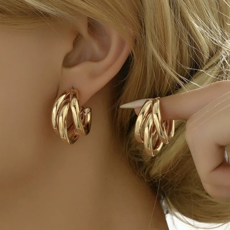 Korean Gold Color Hoop Earring for Woman Metal Elegant Vintage Geometric Statement Earrings Party Jewelry Gift 251131