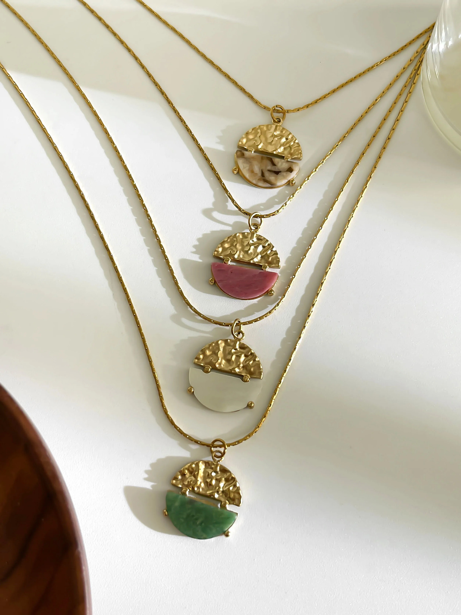 GHIDBK Minimalist Stainless Steel Gold Plated Fanshaped Natural Stone Circular Pendant Necklace for Women Fashion Daily Jewelry 251031