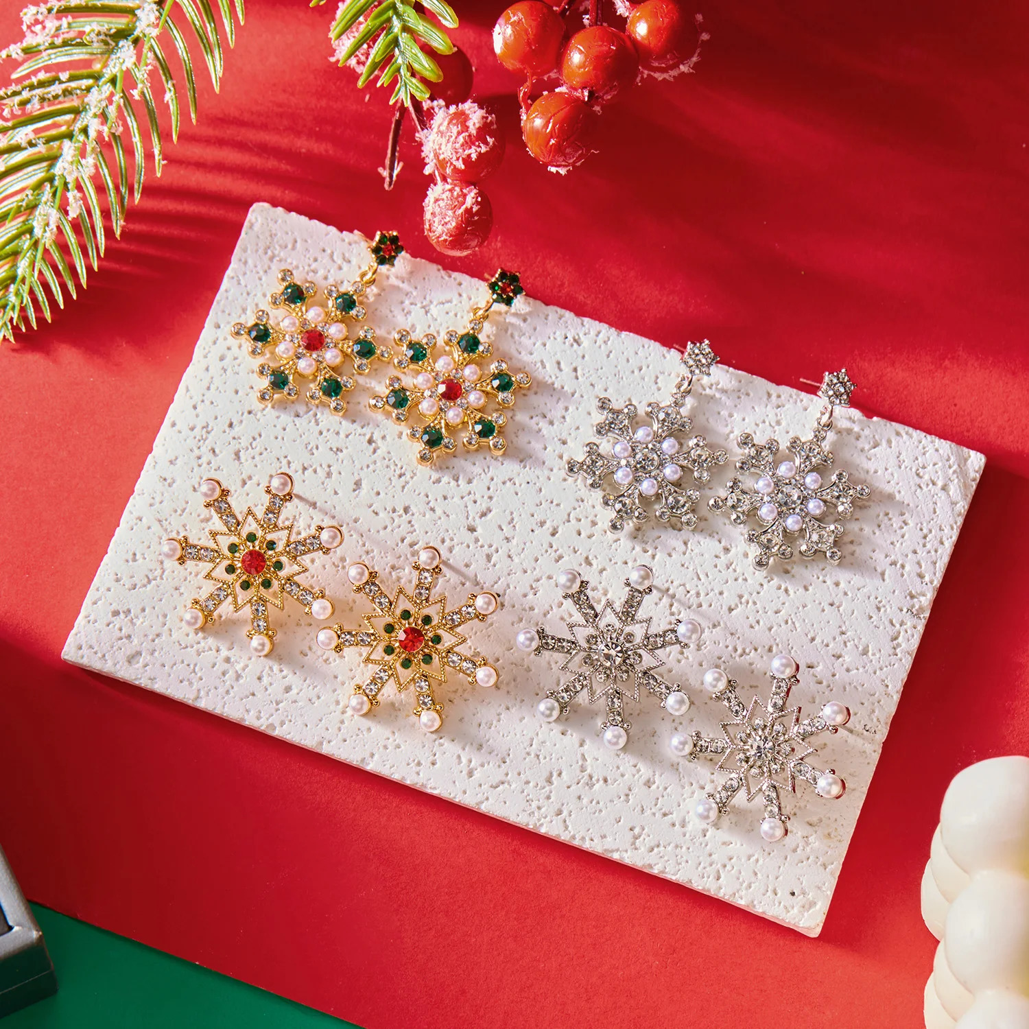 Fashion Christmas Snowflake Stud Earrings For Women Crystal Zircon Pearl Dangle Piercing Ear Jewelry Girl Year Party Gifts 251131