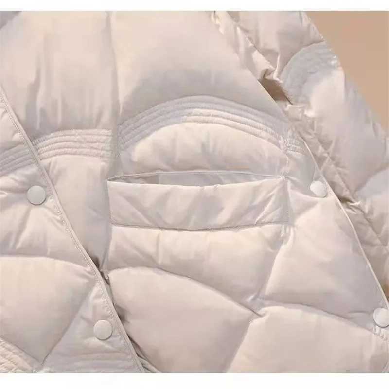 Warm Light White Duck Down Coat Autumn Winter Women Bigsize Down Jacket Ladies Single-breasted Long Sleeve Short Puffer ParkasT251105