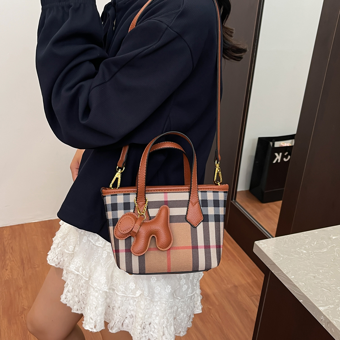 Free shipping new design trendy checkered women's bucket bag versatile retro shoulder bag elegant party commuting crossbody bag brown