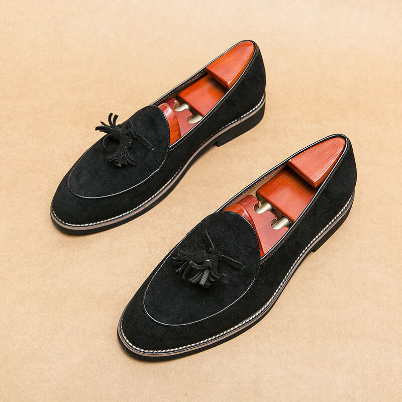 Men's casual in plus size, new tassel fashionable foot covers, lazy shoes, trendy business small leather shoes