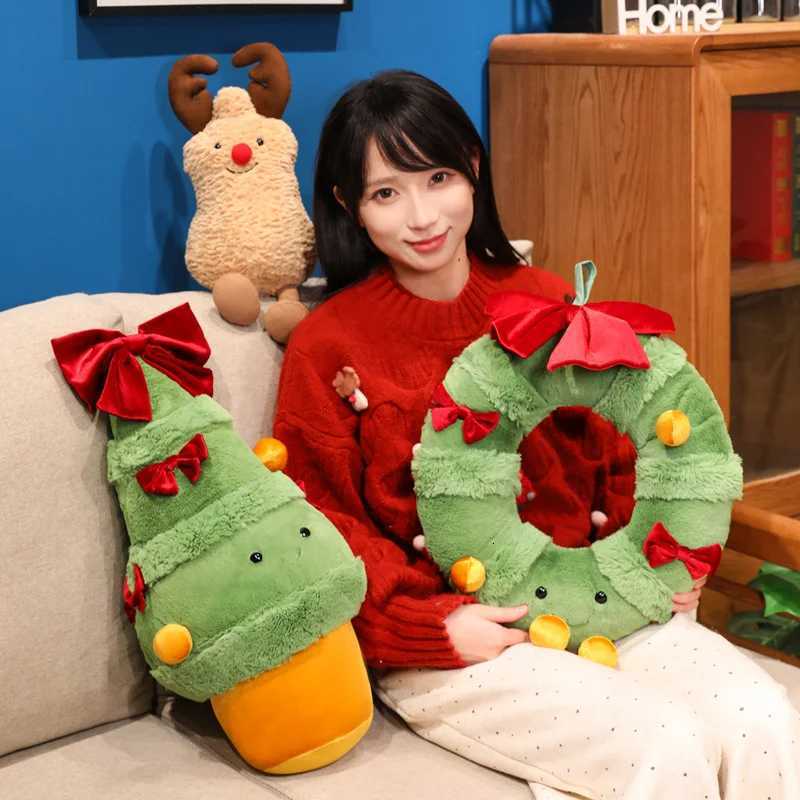 Soft Christmas Wreath Plush Pillow Cozy Home Decor for Living Room Bed Funny Festive Gift Idea Machine Washable Y251105