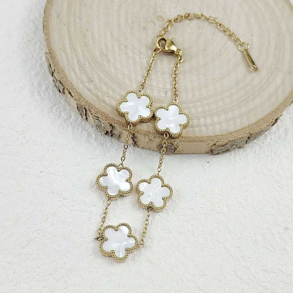 Cheap plum blossom stainless steel bracelet Halloween Thanksgiving Christmas and New Year giftsXJ251105