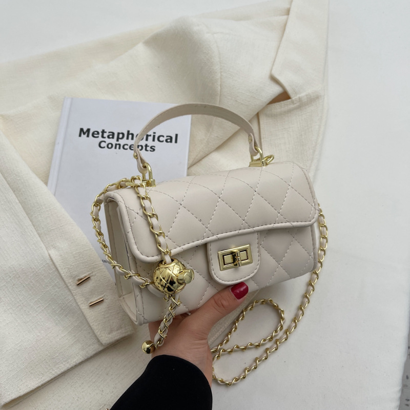 Free shipping hand carrying small square bag female small fragrant wind diamond chain bag small shoulder bag 2025