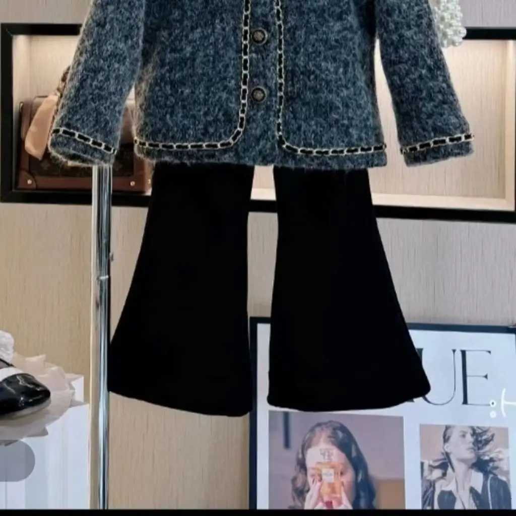 Girls Little Fragrant Wind Autumn/Winter Set 2025 New Cotton Warm Jacket Childrens Velvet Micro Pull Pants Two Piece Set Y251105