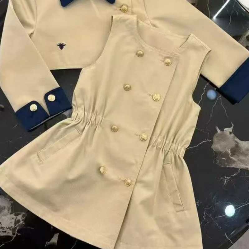 Girls Autumn And Winter Set 2025 New Mid Sized Childrens Windbreaker Vest Skirt Princess Style Two piece Set Y251105