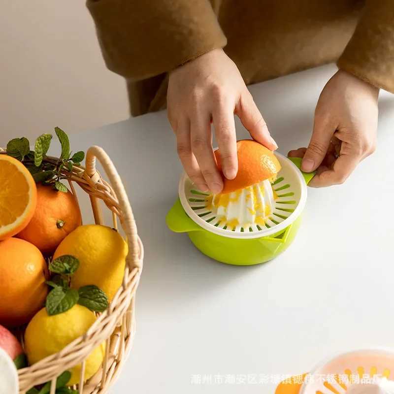 Orange Manual Lemon Juicer Mini Fruit Juicers Wooden Lemons Squeezer Portable Hand Press Citrus Juice Kitchen Tool C251105