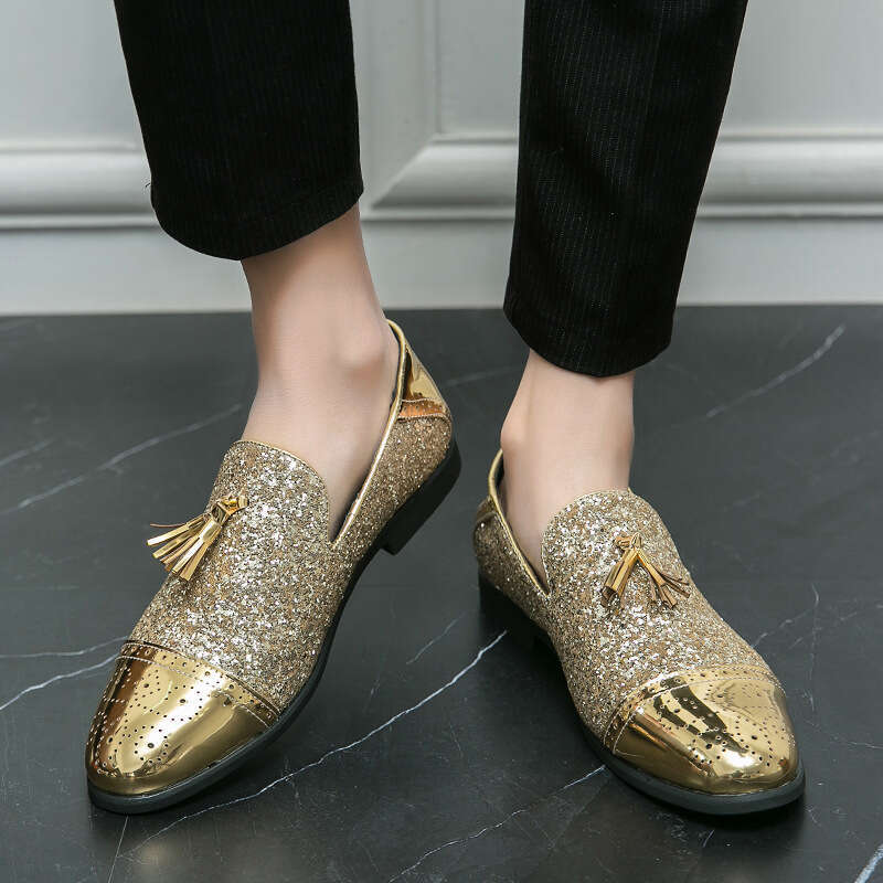 Large carved pointed leather 2023 new product tassel bean size 38-47 one foot lazy shoes for men