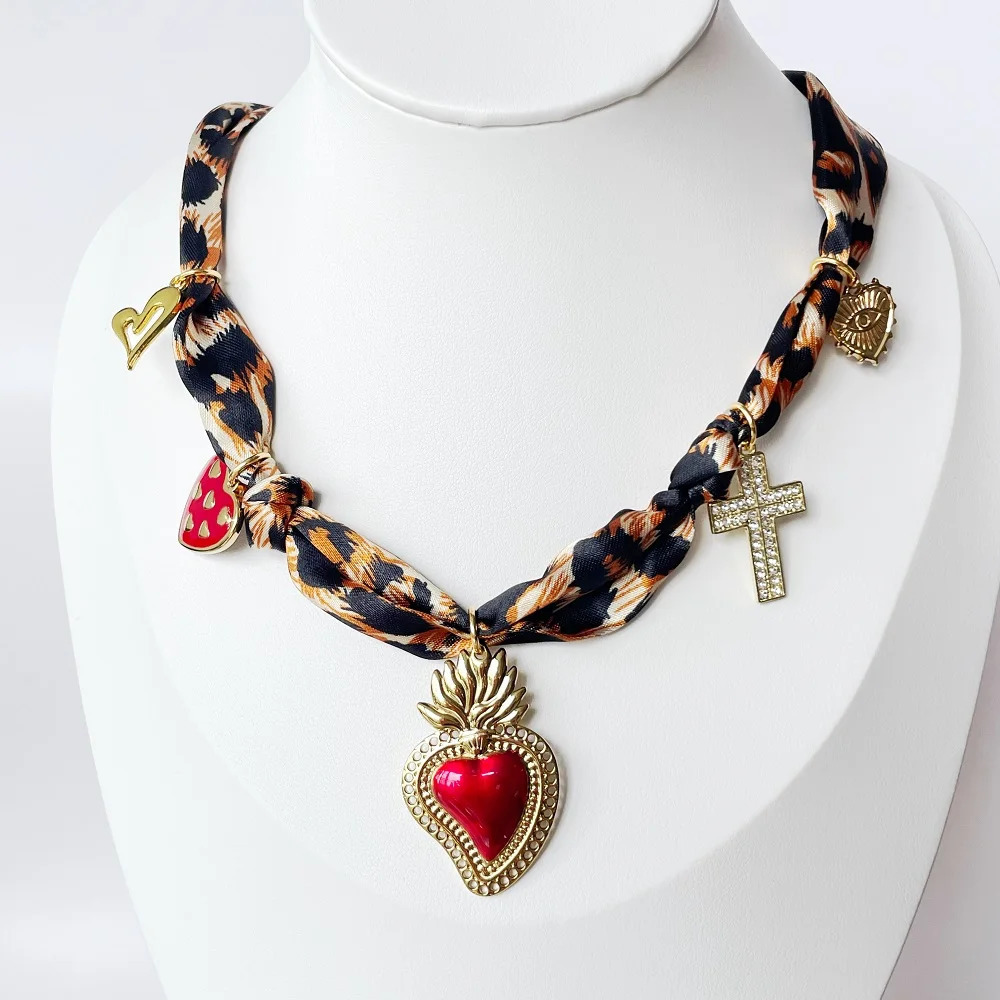 Elegant Bandana Necklace with Multi Charms Fashion Pink Blue Scarf Necklace Accessory 251031