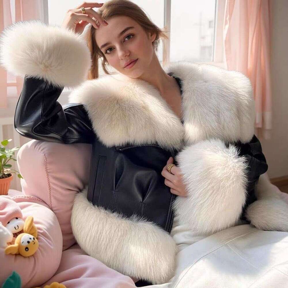 Winter Thickened Women's Fur Coat Shoulder Length Sheepskin And Fox Fur Integrated Jacket Full Sleeve Long Coat for Short People